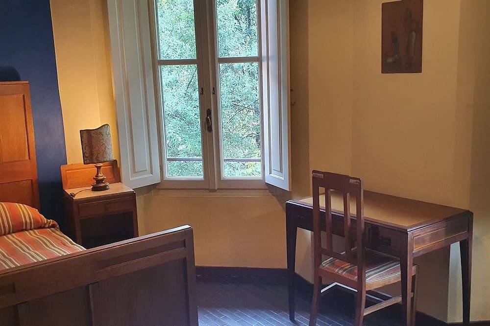 Villa in a centuries-old park in upper Brianza in Erba, Brianza