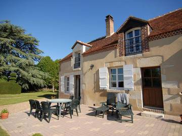 Gîte pour 5 personnes, avec terrasse et jardin à Cangey