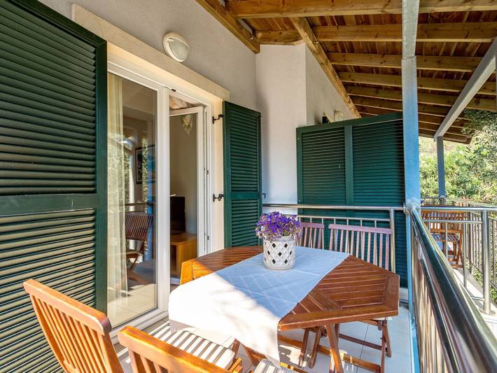 Ferienwohnung für 4 Personen, mit Pool und Garten sowie Terrasse und Kinderpool auf Rab - 4