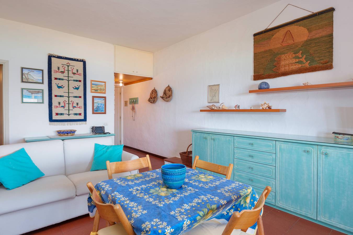 Apartamento entero, Apartamento 'Casa Vacanze Ribes' con vistas al mar, piscina compartida y terraza privada in Li Cuncheddi, Gallura