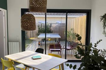 Gîte pour 4 personnes, avec terrasse et jardin dans Hourtin Plage