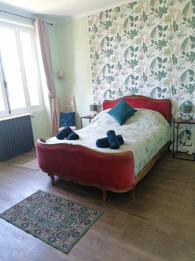 Chambre d’hôte pour 2 personnes, avec jardin et vue à Châlus - 2