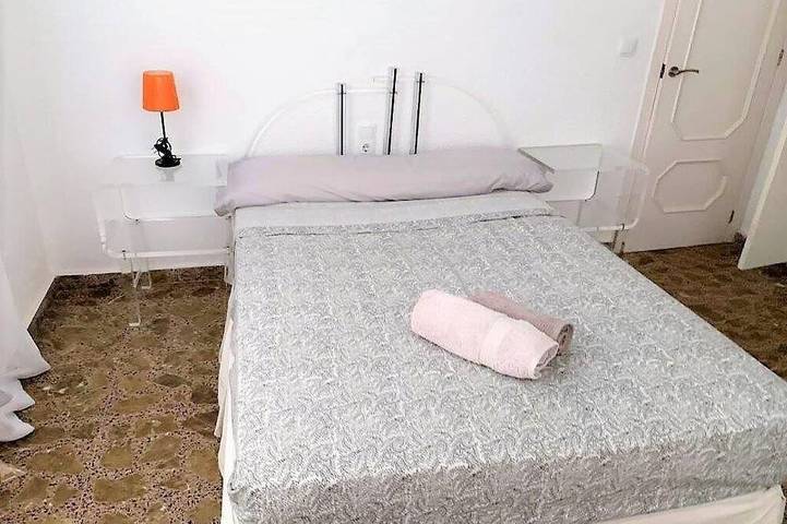 Villa lumineuse à 20 mètres de la mer in Playa Cala Bosque (Orihuela), Orihuela