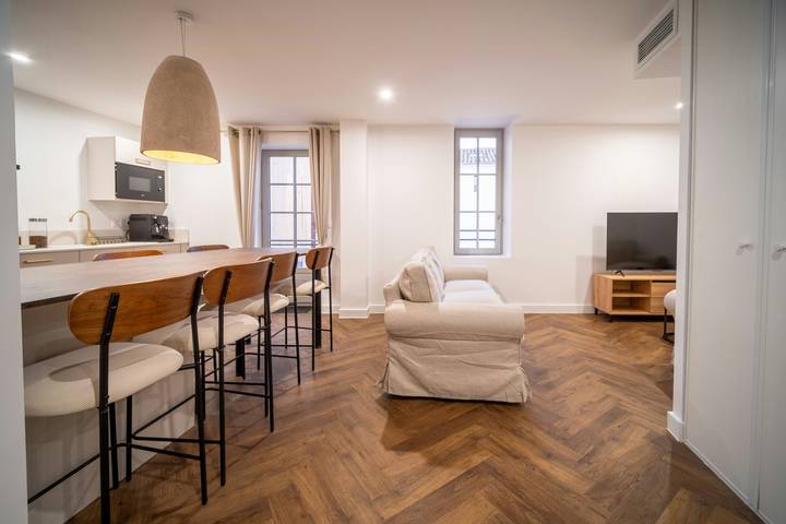 Ein Haus inmitten der Garrigue im Herzen eines Weinguts in Bages (Aude), Mittelmeerküste (Frankreich)