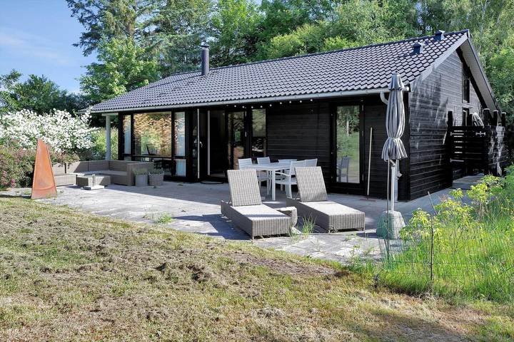 Ferieudlejning for 4 personer, med terrasse i Rørvig