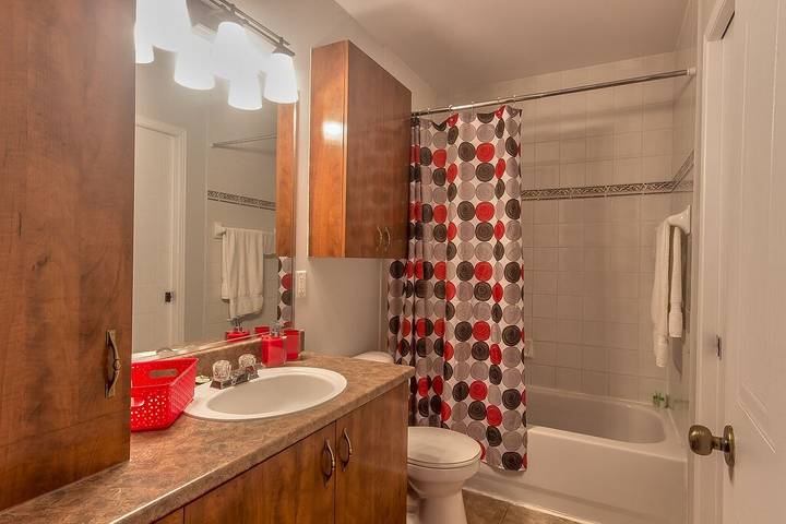 Chalet pour 6 personnes, avec jardin ainsi que balcon et piscine dans Mont-Tremblant - 3