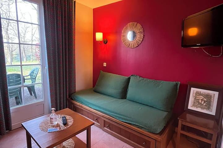Holiday home for 4 people, with hot tub and pool, with pets - 1