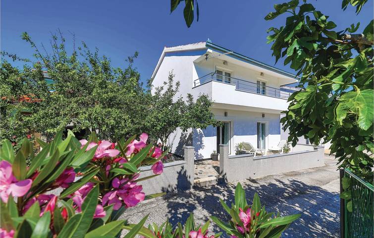 Ferienhaus für 8 Personen, mit Terrasse in Poljica