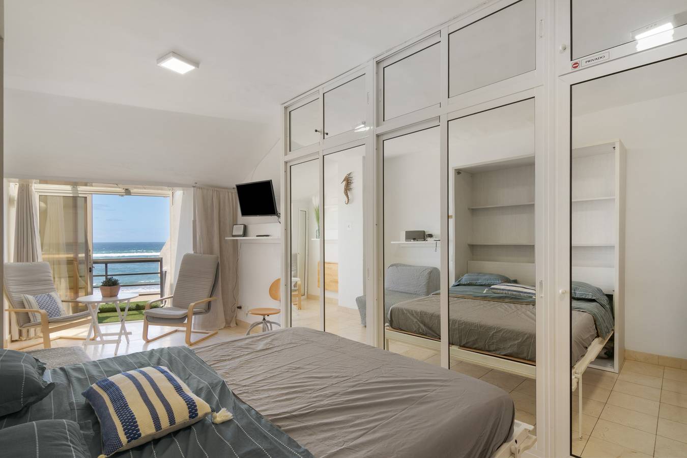 Estudio entero, Estudio de vacaciones 'Primera Linea' con vistas al mar, balcón y Wi-Fi in Las Palmas de Gran Canaria Centre, Las Palmas de Gran Canaria