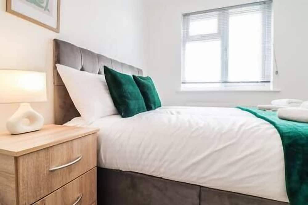Beautiful Brand New House in Luton, Chiltern Hills