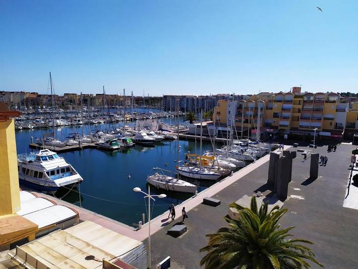 Gîte pour 7 personnes, avec vue et balcon dans Office De Tourisme De Gruissan