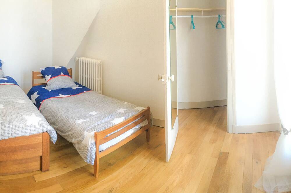 *** 4Br w / 3 Giga trampolines! Châteaux de la Loire, Golf, Vélo, Kayak in Blois, Région de Blois