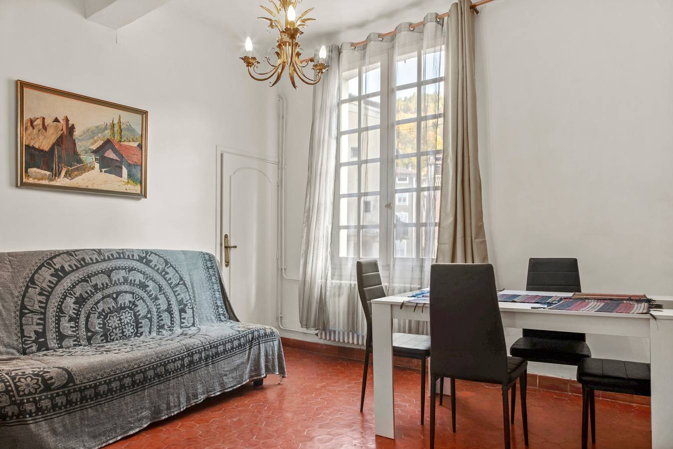 Appartement entier, Appartement '1er Étage' avec Wi-Fi in Castellane, Parc naturel régional du Verdon