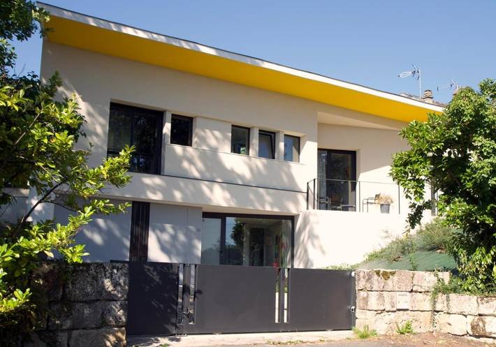 Location de vacances pour 2 personnes, avec terrasse et piscine ainsi que vue et jardin à Brive-la-Gaillarde - 4