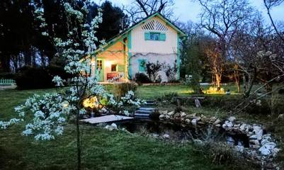 Chambre d’hôte pour 2 personnes, avec jardin ainsi que vue et piscine, animaux acceptés à Saint-Gor