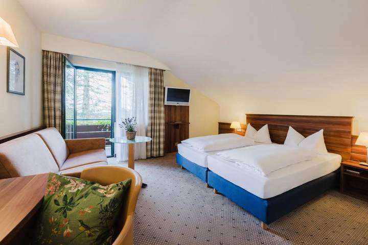 Hotel, mit Balkon und Terrasse sowie Garten und Sauna in Lauf an der Pegnitz - 4