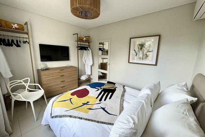 Gîte pour 3 personnes, avec terrasse et jardin dans Plage de Portissol - 2