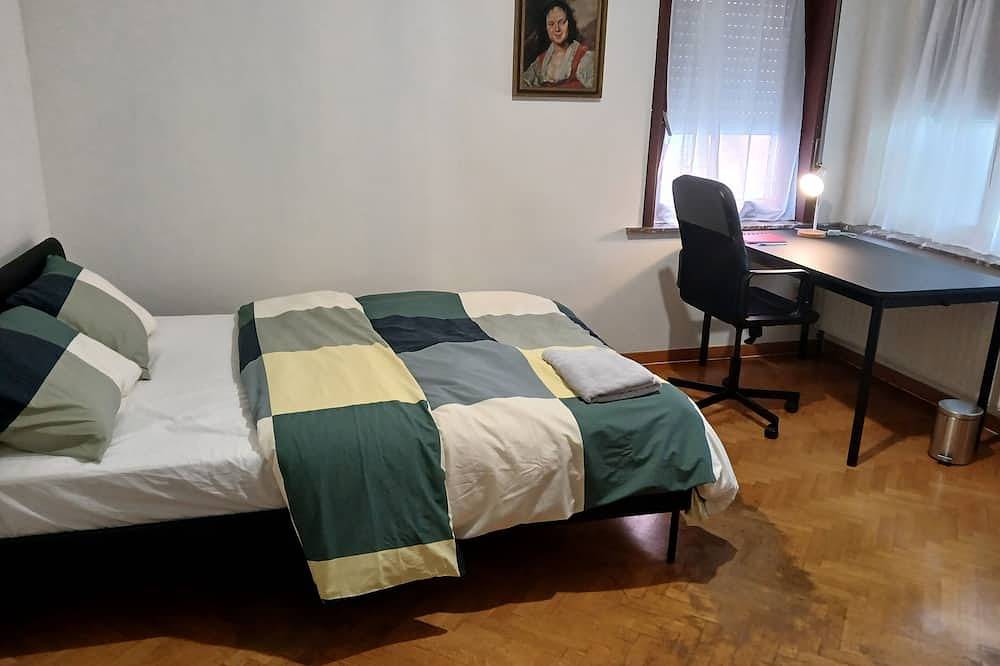 Large room in Relegem, Asse