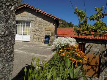 Location de vacances pour 8 personnes, avec jardin dans Campo Do Gerez