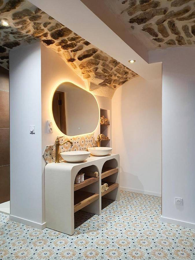 Appartement entier, La Voûte Etoilée - Suite avec sauna et jacuzzi in Étoile-sur-Rhône, Région de Valence