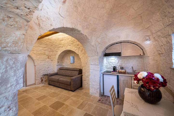 Maison d’hôte pour 4 personnes, avec vue ainsi que jardin et piscine, adapté aux familles à Alberobello - 2