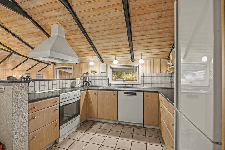 Ferienhaus für 8 Personen, mit Balkon/Terrasse und Whirlpool sowie Terrasse und Garten in Blavand - 3