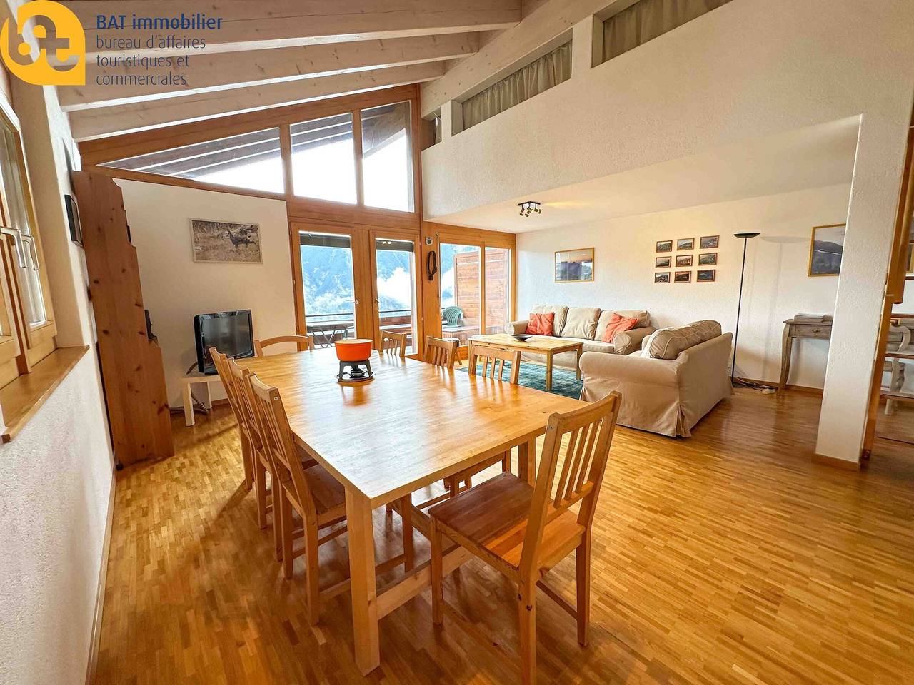 Apartamento entero, Scierie E Moiry n° 222 (301), luminous attic in Chalais (Suiza), Alpes del Valais