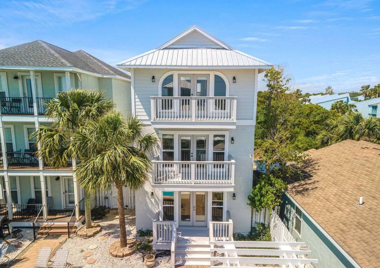Modern Poolside Villa-Steps to Beach in Emerald Coast