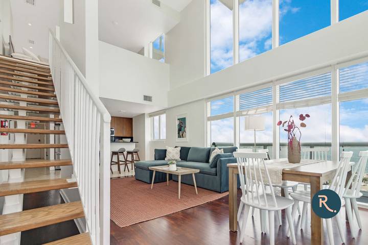 Vacation rental for 8 people, with pool and terrace, with pets in North Bay Village