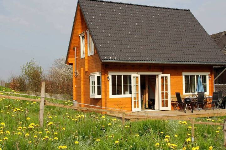 Ferienhaus für 8 Personen, mit Garten und Sauna sowie Terrasse
