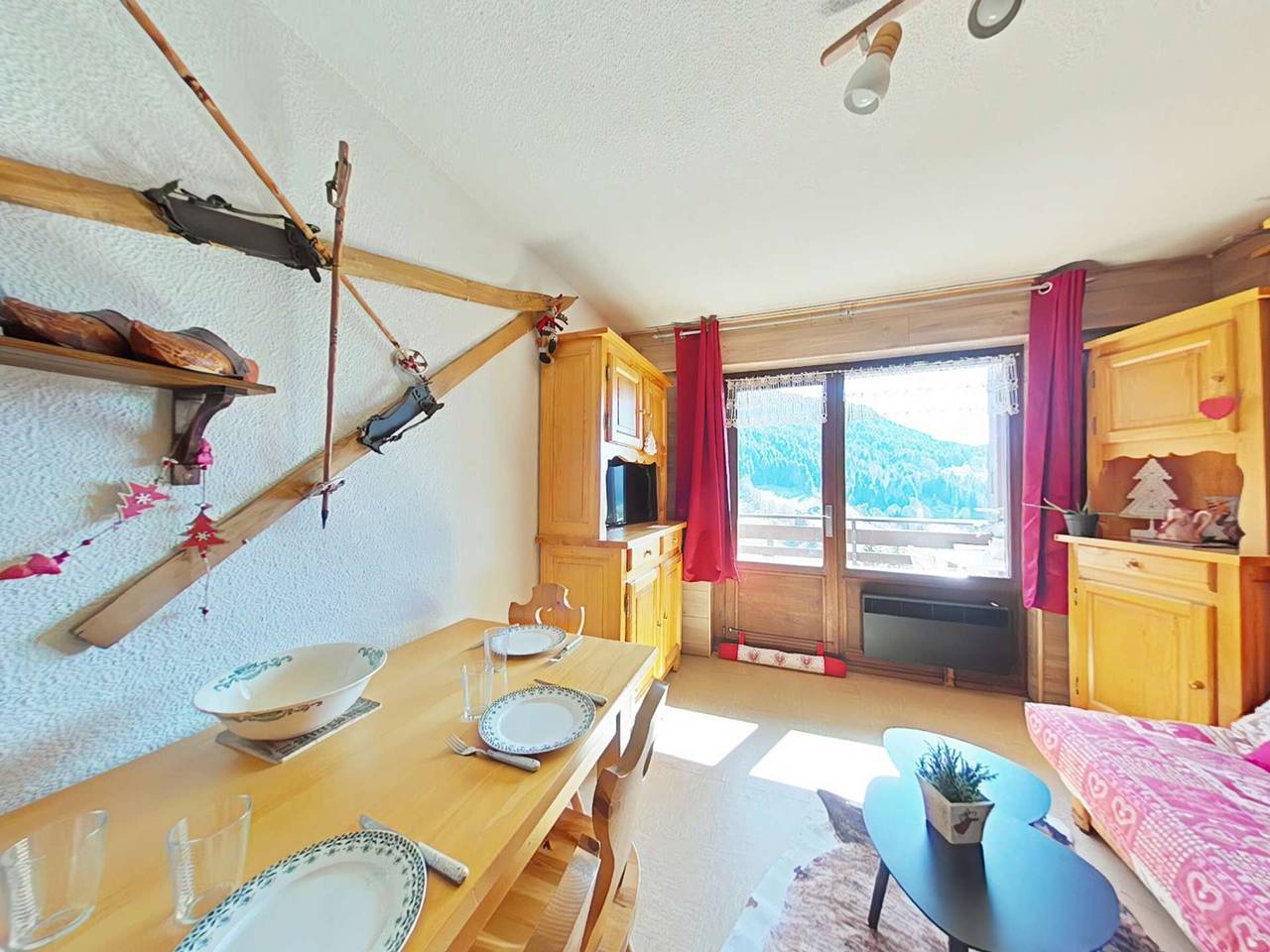 Apartamento entero, Estudio para 4 con balcón y parking privado, Le Grand-Bornand in Le Grand-Bornand, Región de Annecy