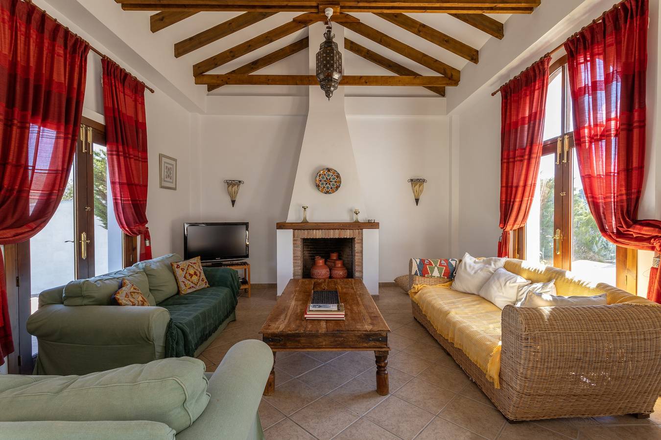 Vakantiehuis "Casa Laura" met bergzicht, zwembad, tuin, airconditioning en wifi in Almuñecar, Costa Tropical