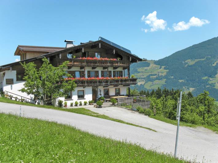 Ferienwohnung für 10 Personen, mit Balkon und Garten in Fügenberg