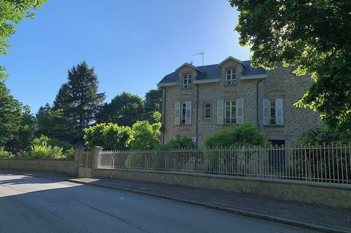 Location de vacances pour 6 personnes à Compreignac