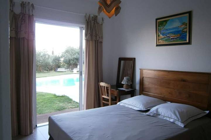 Location de vacances pour 6 personnes, avec terrasse et jardin à Rochefort-du-Gard - 2