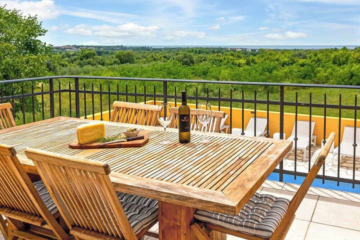 Villa für 6 Personen, mit Pool - 1