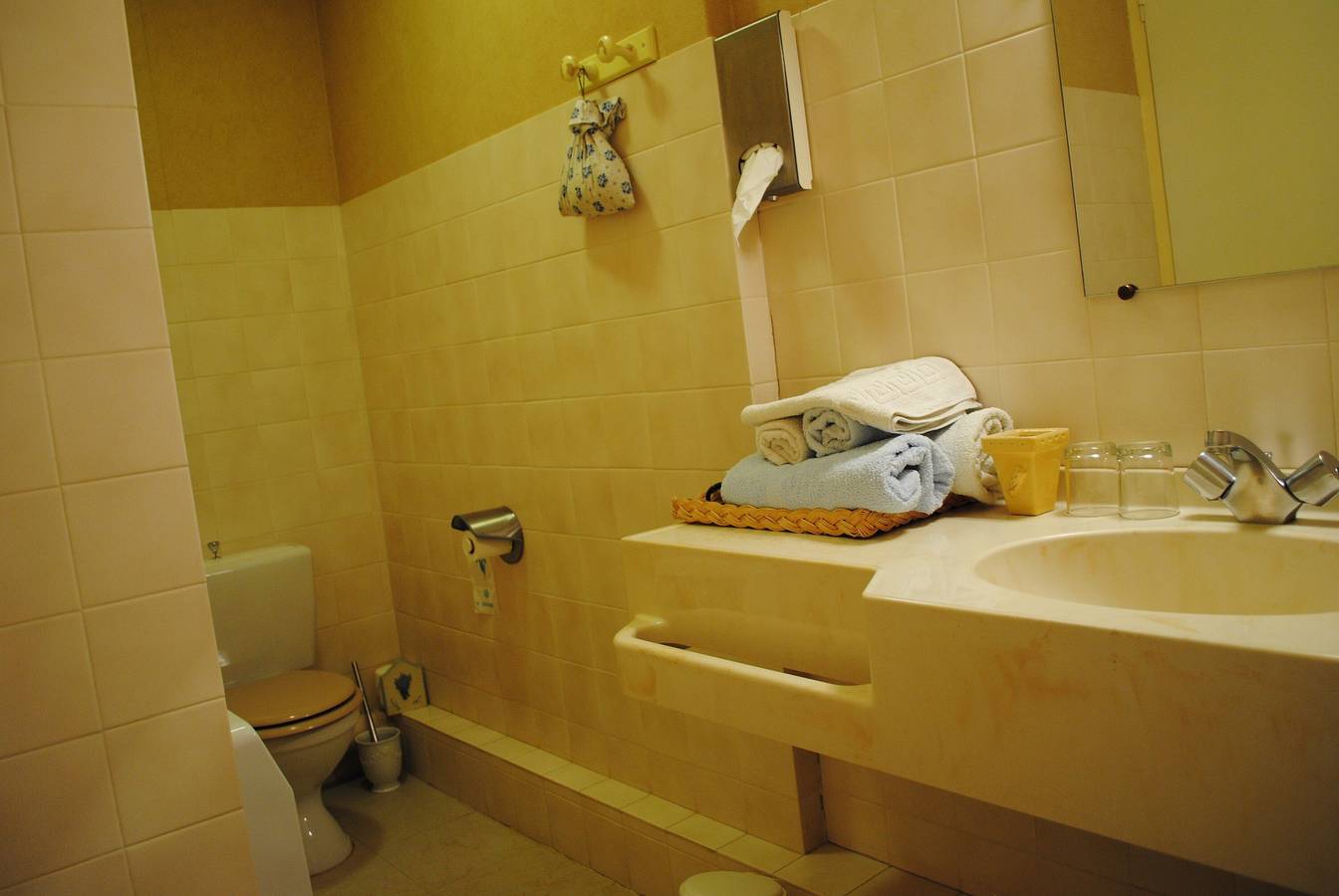 Mas de Bouvau: Zimmer 2 Olea mit Wlan und Klimaanlage in Violès, Vaucluse