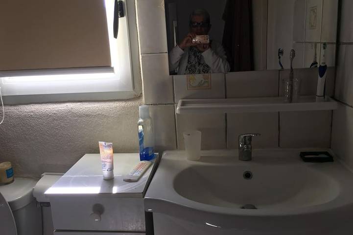 Location de vacances pour 3 personnes, avec jardin ainsi que piscine et terrasse à Ansouis - 4