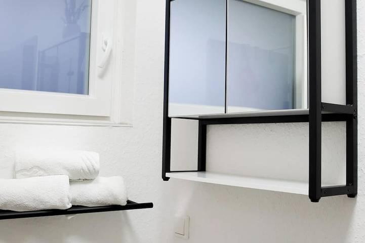 Ganze Wohnung, Moderne Ferienwohnung Studio Lana im Herzen von Bad Zwischenahn in erster Reihe in Zwischenahner Meer, Bad Zwischenahn