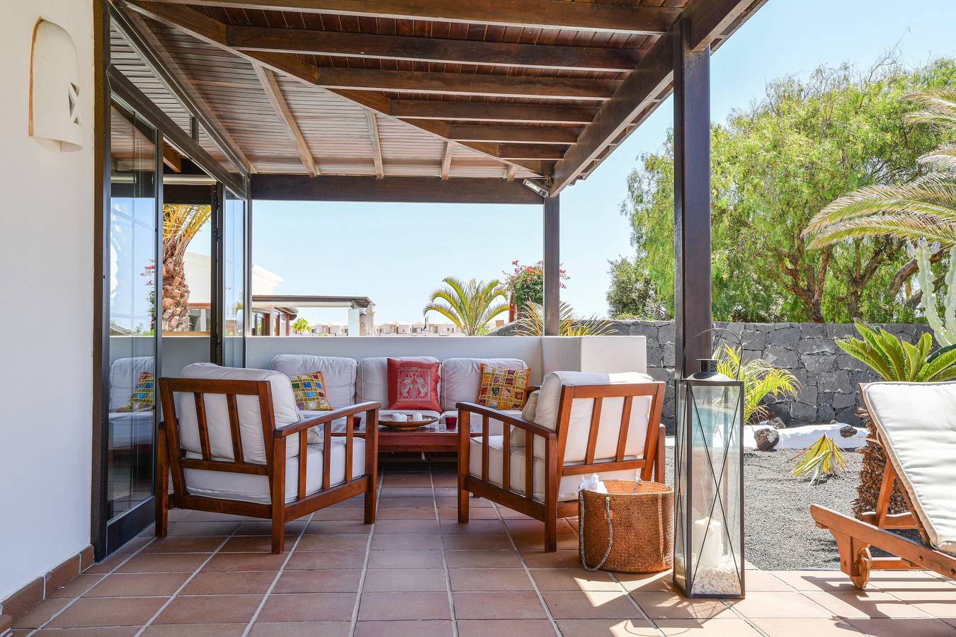 Villa "Marta" with Pool, Garden, and Terrace in Montaña Roja, Yaiza