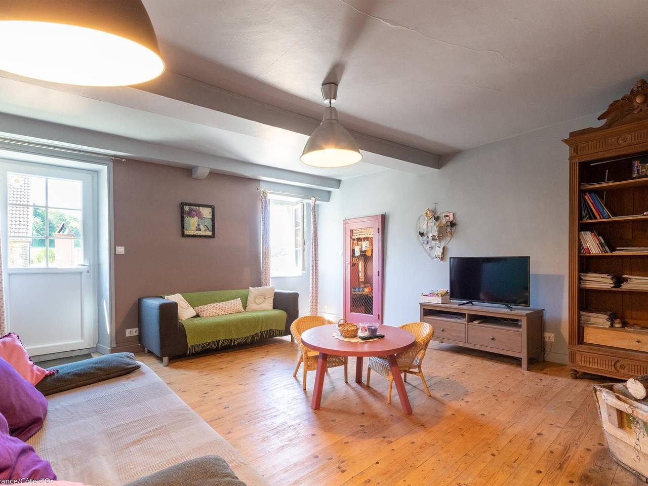 Renovated cottage with view, 2 bedrooms, near Dijon in Vaux-Saules, Dijon region