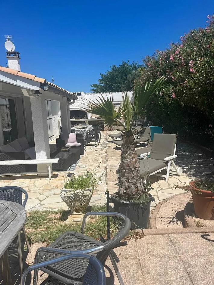 Ferienhaus für 6 Personen, mit Terrasse und Garten sowie Pool