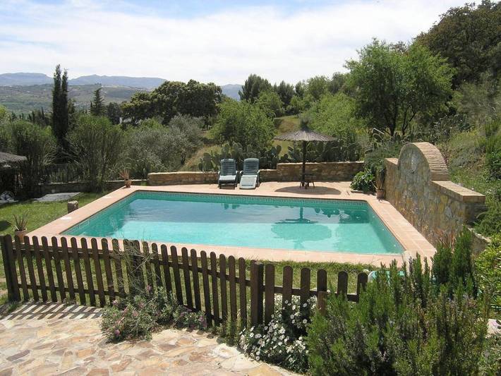 Casa rural para 9 personas, con vistas además de jardín y piscina, Se admiten mascotas en Ronda - 2