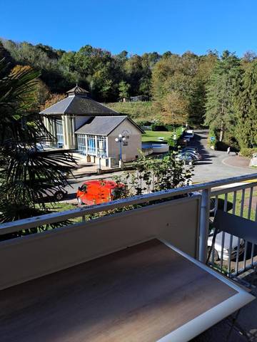 Gîte pour 5 personnes, avec balcon et vue dans Capvern les Bains