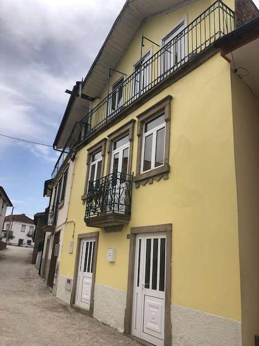 Location de vacances pour 6 personnes, avec jardin ainsi que vue et balcon dans Mogadouro - 2