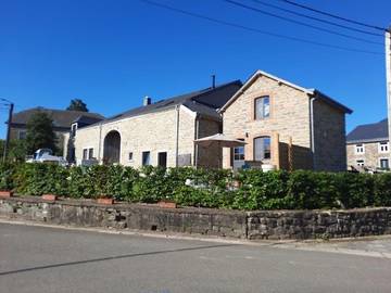 Gîte pour 2 personnes, avec jardin à Paliseul