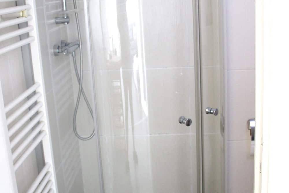 Appartement entier, Apt-villa vue mer, terrase, piscine option ,proche plage, entre Nice/ Monaco in Èze, Région de Nice