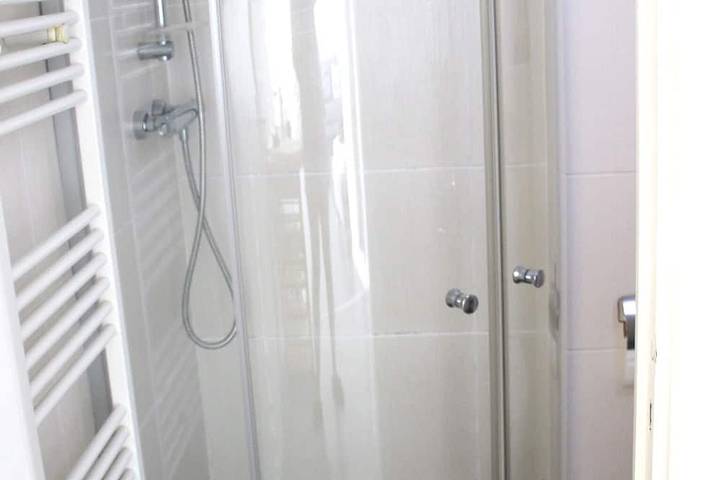 Ganze Wohnung, Sea view garden apartment with pool option. Near beach between Nice and Monaco in Èze, Mittelmeerküste (Frankreich)