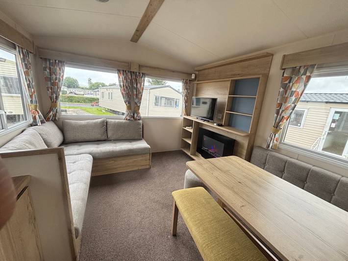 Log cabin for 5 people, with garden and balcony as well as pool, child-friendly in Blackpool