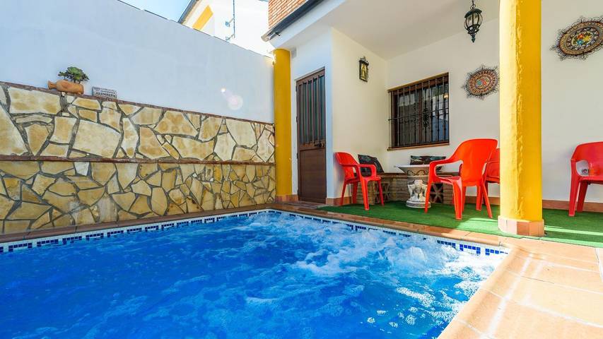 Casa rural para 6 personas, con piscina además de balcón/terraza y jacuzzi en El Bosque - 2